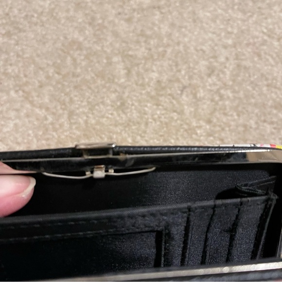 Disney Minnie Mouse Retro Fashion Magazine Push Latch Wallet-6x3x0.5” - Picture 7 of 8